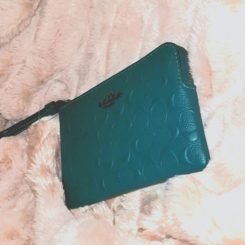 ❤️ NWT Coach Small Wristlet-Deep Green - Picture 6 of 6